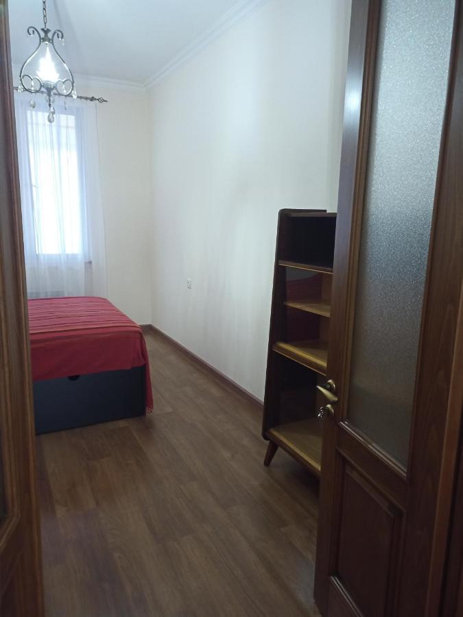 Spacious One Bedroom Apartment In The City Centre Єреван Екстер'єр фото
