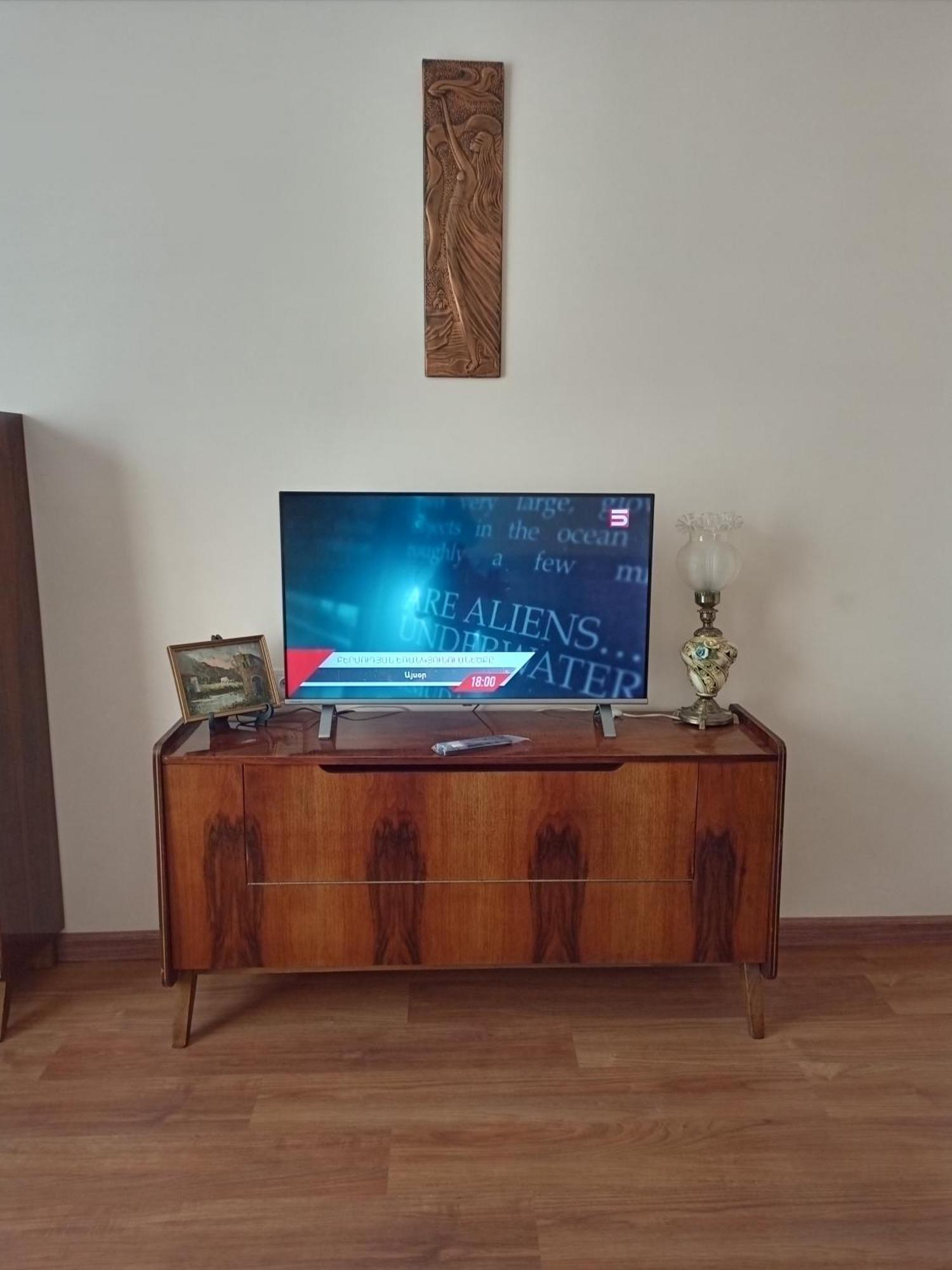 Spacious One Bedroom Apartment In The City Centre Єреван Екстер'єр фото